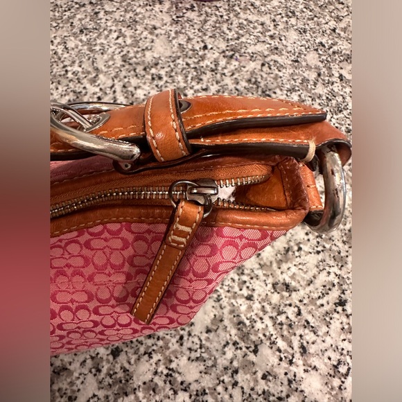 Pink Signature Y2K Coach Bag🍒 - Picture 6 of 12